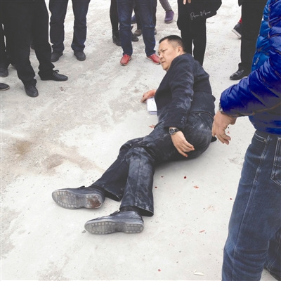 贵州安顺东联国际名车拖欠民工工资 泸州太昌建筑7民工被打伤