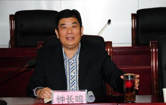 “反贪虎将”的蜕变：沉湎三大嗜好，仕途失意便用权变现，跑官要官生活奢靡，对妻子感到愧疚