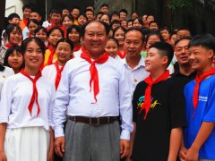 特型演员缪世璇先生被聘为合江白鹿镇中心校名誉校长