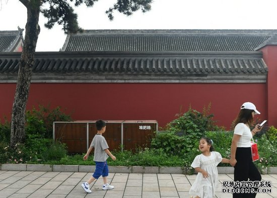 这是故宫内的生态堆肥花坛（7月13日摄）。新华社记者 金良快 摄