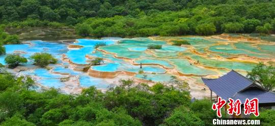 四川多个景区门票价格下调 九寨沟可自定执行价