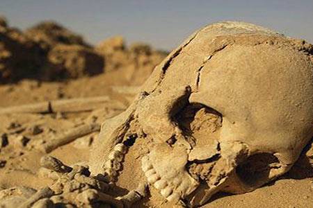 未解之谜：罗布泊传惊人消息 发现墓地宝藏