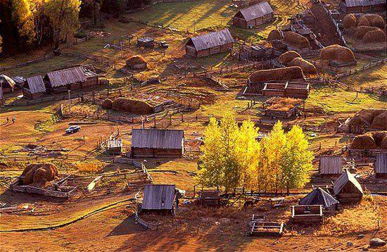 未解之谜：罗布泊传惊人消息 发现墓地宝藏