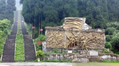 汇川区娄山关景区迎来夏日旅游高峰