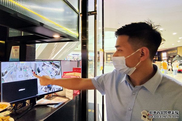 关注食品安全问题 记者走访胖哥俩肉蟹煲(宜宾万达店)(图1) 关注食品安全问题 记者走访胖哥俩肉蟹煲(宜宾万达店)(图1)